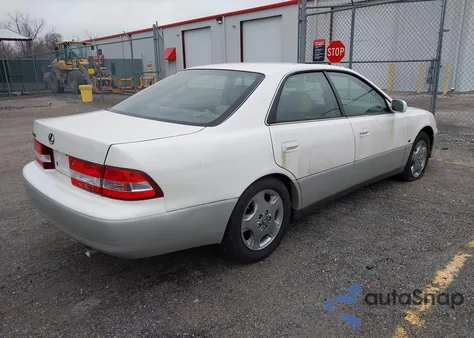 2001 Lexus Es 300 from USA, damaged, VIN JT8BF28GX10323850